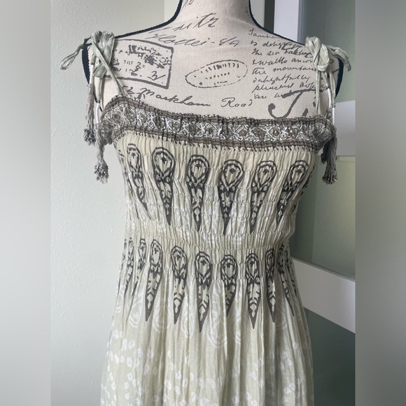 Florabella beautiful long dress size Small EUC - Picture 5 of 8